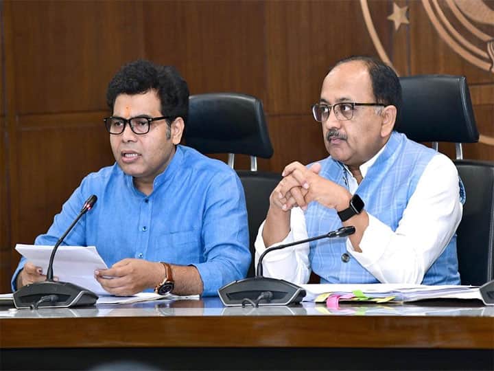 यूपी में बिना हेलमेट बाइक चलाने पर अब 1000 रुपये जुर्माना, कैबिनेट बैठक में 8 प्रस्ताव पास