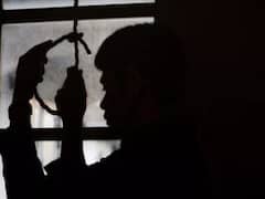 इलाज कराने परिचित के घर में आए युवक ने फांसी लगाकर दी जान, नहीं मिला सुसाइड नोट  