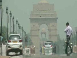 weather changes in delhi ncr दिल्ली-NCR में बदमा मौसम का मिजाज, गिरा तापमान तो धूल भरी आंधी ने किया परेशान