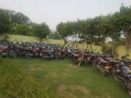 Police raid on Sanjay bhati house in bike boat scam बाइक बोट घोटाला: संजय भाटी के घर पुलिस की छापेमारी, 100 बाइक व कई अधजले दस्तावेज बरामद