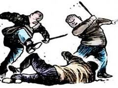 कानपुर में बेखौफ बार बाउंसरों ने युवकों को घसीट कर पीटा, वीडियो वायरल