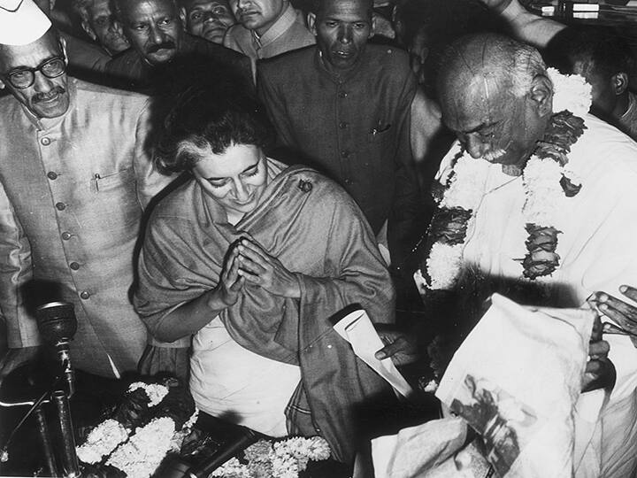 आपातकाल के 44 साल: जेपी का आंदोलन... और इंदिरा ने लगा दी देश में इमरजेंसी