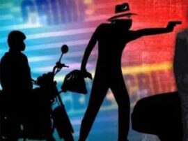 robbers loot businessman in noida नोएडा में बेखौफ बदमाशों का आतंक, फिल्मी स्टाइल में लूट को दिया अंजाम