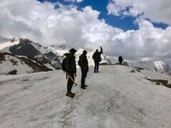 केदारघाटी का महासंकट: कहीं बड़े खतरे का संकेत तो नहीं है ग्लेशियर में दिखाई देने वाली ये झील, पढ़ें एबीपी गंगा की रिपोर्ट