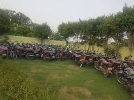 बाइक बोट घोटाला: कस्टमर लानेवालों को संजय भाटी देता था रेंज रोवर-जगुआर जैसी कारें Bike boat scam: Sanjay bhati gifted luxury cars बाइक बोट घोटाला: कस्टमर लानेवालों को संजय भाटी देता था रेंज रोवर-जगुआर जैसी कारें