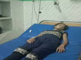 आगरा: बेटी के इलाज में पाई पाई को मोहताज हुआ परिवार, पिता ने लगाई इच्छामृत्यु की गुहार In Agra Father wants euthanasia and write to prime minister आगरा: बेटी के इलाज में पाई पाई को मोहताज हुआ परिवार, पिता ने लगाई इच्छामृत्यु की गुहार