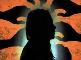 Minor going for open defecation gangraped in bareilly CO ramanand rai disclosed her identity खुले में शौच गई नाबालिग से गैंगरेप, बरेली के CO ने कर दी पहचान उजागर