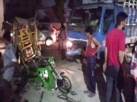 आगरा में बेकाबू टेंपो ने ई रिक्शा को मारी टक्कर, बच्चा समेत चार लोगों की मौत collision between auto and tempo four people died आगरा में बेकाबू टेंपो ने ई रिक्शा को मारी टक्कर, बच्चा समेत चार लोगों की मौत