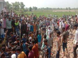 हापुड़ में निर्माणाधीन मस्जिद का लेंटर गिरा, 2 की मौत, मलबे में कुछ लोग के दबे होने का आशंका Under construction mosque fallen in hapur, 2 died हापुड़ में निर्माणाधीन मस्जिद का लेंटर गिरा, 2 की मौत, मलबे में कुछ लोग के दबे होने का आशंका