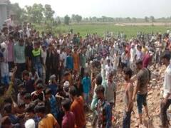 हापुड़ में निर्माणाधीन मस्जिद का लेंटर गिरा, 2 की मौत, मलबे में कुछ लोग के दबे होने का आशंका