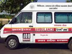 तड़पता रहा मरीज नहीं पहुंची एंबुलेंस, ठेले पर बीमार पति को लेकर अस्पताल पहुंची महिला