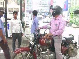 अयोध्या: राम नगरी में भी 'नो हेलमेट नो पेट्रोल', पुलिस मौजूद रहेगी पेट्रोल पंपों पर Now operation 'No helmet no petrol' in Ayodhya अयोध्या: राम नगरी में भी 'नो हेलमेट नो पेट्रोल', पुलिस मौजूद रहेगी पेट्रोल पंपों पर