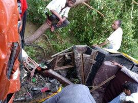 औरैया में दर्दनाक हादसा, डीसीएम और ऑटो में जोरदार टक्कर, 8 लोगों की मौके पर मौत eight dead in major accident in auraiyaa औरैया में दर्दनाक हादसा, डीसीएम और ऑटो में जोरदार टक्कर, 8 लोगों की मौके पर मौत