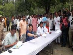 अमेठी में बोलीं स्मृति ईरानी, 'जनता ने सांसद नहीं दीदी को चुना है'