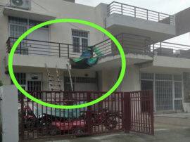 अवैध खनन घोटाला: CBI की कार्रवाई, बुलंदशहर के डीएम के घर छापा; 47 लाख रुपये बरामद CBI raid on bulandshahar DM in illegal mining case अवैध खनन घोटाला: CBI की कार्रवाई, बुलंदशहर के डीएम के घर छापा; 47 लाख रुपये बरामद