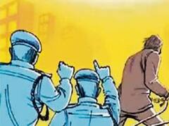 कोर्ट में पेशी के लिए आए आरोपी ने किया कांड, पुलिसकर्मी की आंख में मिर्च झोंककर हुआ फरार...फिर ये हुआ