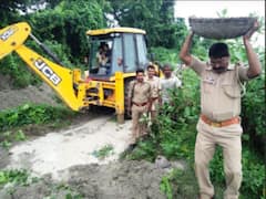 जानिए, यूपी पुलिस के इस दारोगा की क्यों हो रही है तारीफ?