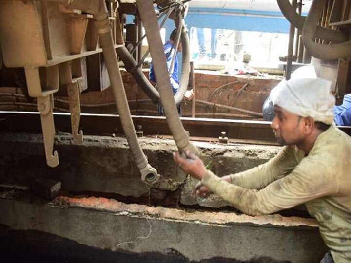 दीवार दरकने से पटरी से उतरा हमसफर ट्रेन का डिब्बा, वाशिंग लाइन पर हुआ हादसा