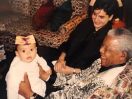 नेल्सन मंडेला ने कहा था कि मुझे राजनीति में होना चाहिए : प्रियंका गांधी priyanka gandhi share photo with Nelson Mandela on twitter नेल्सन मंडेला ने कहा था कि मुझे राजनीति में होना चाहिए : प्रियंका गांधी