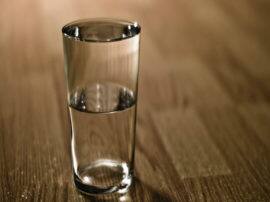 UP Assembly new water policy Only half a glass at a time यूपी विधानसभा अध्यक्ष ने आधा गिलास पानी देने का दिया निर्देश, ज्यादा प्यास लगने पर करना होगा ये काम