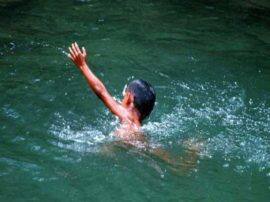 Police save life from drowning three people in haridwar हरिद्वार: देवदूत बनी जल पुलिस, गंगा में डूब रहे तीन लोगों को मिला जीवनदान