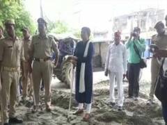 50 साल से था कब्रिस्तान पर अवैध कब्जा, लेडी सिंघम बनी एसडीएम ने हटवाया अतिक्रमण