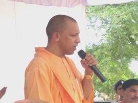 cm yogi adityanath to meet sonbhdra massacre victim सोनभद्र के पीड़ितों को पक्के घर का वादा, CM योगी ने किया 18.5 लाख मुआवजे का ऐलान