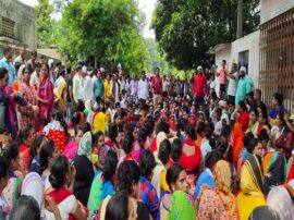 anudeshak protest in lucknow for Honorarium लखनऊ: मानदेय घटाये जाने पर भड़के अनुदेशक सड़कों पर उतरे, सरकार को चेताया