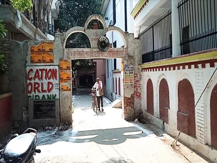 इस अनूठे मंदिर में लगती है भोलेनाथ की अदालत, जानें क्यों कान पकड़कर उठक-बैठक लगाते हैं भक्त