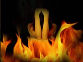 girl student suicide in deoria जबरन शादी के धमकी से तंग आकर छात्रा ने की खुदकुशी, आरोपी फोन पर परिजनों को जान से मारने की देता था धमकी