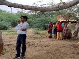 cattle death in mahoba महोबा में गौवंशों की मौत के बाद मौके पर पहुंचे अधिकारी, सामने आई बड़ी लापरवाही
