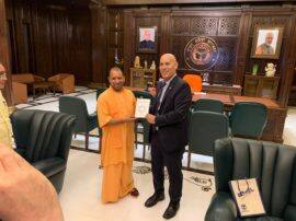 सीएम योगी कर सकते हैं सितंबर में इजरायल का दौरा, राजदूत ने किया आमंत्रित Israeli ambassador Ron Malka meets Yogi Adityanath सीएम योगी कर सकते हैं सितंबर में इजरायल का दौरा, राजदूत ने किया आमंत्रित