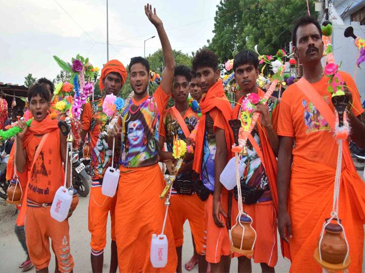 नोएडा प्रशासन ने दी बड़ी राहत, कांवड़ियों को 'हेल्मेट नहीं तो पेट्रोल नहीं' नीति से मिली छूट