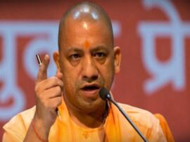 dm and sp sacked by cm yogi adityanath in sobhadra case  सोनभद्र नरसंहार: सीएम योगी का बड़ा एक्शन, डीएम और एसपी पर गिरी गाज; केस दर्ज