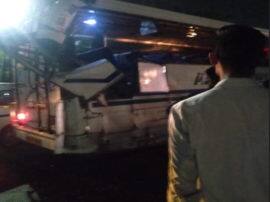 More than half a dozen people injured in Noida bus accident driver absconding नोएडा: बस दुर्घटना में आधा दर्जन से अधिक लोग घायल, ड्राइवर मौके से फरार