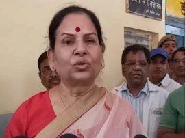 Vimla batham said unnao rape victim is not on ventilator यूपी महिला आयोग की अध्यक्ष ने उन्नाव रेप पीड़िता को लेकर कह दी बड़ी बात