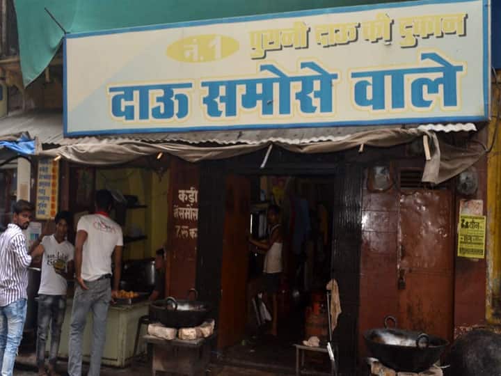 जायके के शौकीनों के लिए झांसी 'टेस्ट में है बेस्ट', दाऊ का समोसा और अवध फूड का नहीं भूल पाएंगे स्वाद