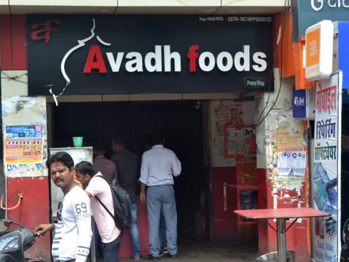 जायके के शौकीनों के लिए झांसी 'टेस्ट में है बेस्ट', दाऊ का समोसा और अवध फूड का नहीं भूल पाएंगे स्वाद