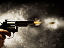 Retired army man shot in land dispute in bareilly जमीन को लेकर हुए विवाद में पड़ोसी गांव के लोगों ने रिटायर्ड फौजी को मारी गोली, पुलिस ने अस्पताल में करवाया भर्ती