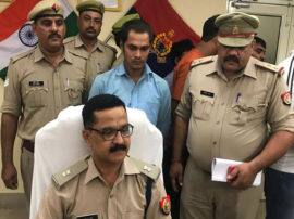 police arrest thieves from greater noida पुलिस ने शातिर चोरों को किया गिरफ्तार, राहगीरों और बंद घरों को बनाते थे निशाना