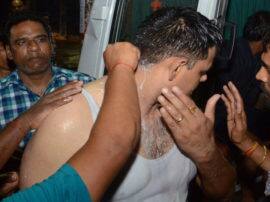 प्रयागराज: युवक ने पुलिस की टीम पर किया एसिड अटैक, 7 पुलिसकर्मी समेत 13 झुलसे Acid Attack on police team in Prayagraj प्रयागराज: युवक ने पुलिस की टीम पर किया एसिड अटैक, 7 पुलिसकर्मी समेत 13 झुलसे