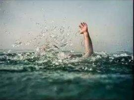 फिरोजाबाद: दोस्त बनाता रहा वीडियो और देखते देखते नहर में समा गया अभिषेक Man drowned in canal in firozabad फिरोजाबाद: दोस्त बनाता रहा वीडियो और देखते देखते नहर में समा गया अभिषेक
