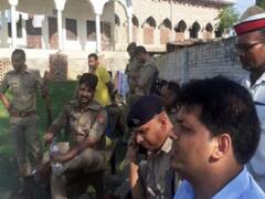 मदरसे में सीसीटीवी कैमरे लगाने को लेकर हुआ विवाद, बाहर फेंका गया छात्रों का सामान 