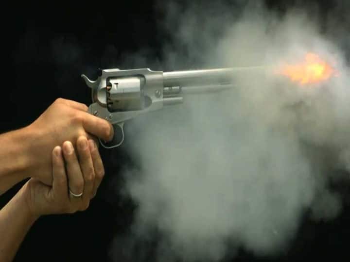 गाजियाबाद एनकाउंटर:  इंदिरापुरम में पुलिस और बदमाशों के बीच मुठभेड़, 25 हजार का इनामी घायल 