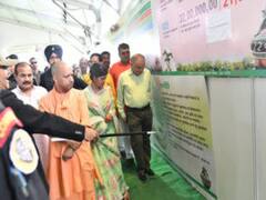 CM योगी ने पौधारोपण कार्यक्रम का किया श्री गणेश, बोले- हर व्यक्ति लगाए पौधा