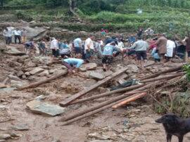 cloud burst in uttarakhand two people died one missing उत्तराखंड में कई जगह बादल फटने से भारी तबाही, मां-बेटी की मौत... कई लापता