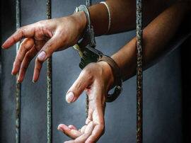 हत्या के मामले में फरार चल रहे कांस्टेबल ने कोर्ट में किया समर्पण, पत्नी को पहले ही गिरफ्तार कर चुकी है पुलिस Police constable surrenders in murder case sent to jail हत्या के मामले में फरार चल रहे कांस्टेबल ने कोर्ट में किया समर्पण, पत्नी को पहले ही गिरफ्तार कर चुकी है पुलिस