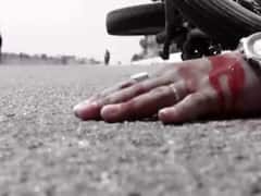 एटा: ट्रक ने बाइक सवार युवकों को मारी टक्कर, भाजपा नेता के पुत्र की मौत