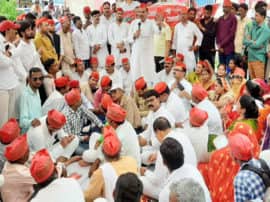 यूपी की कानून व्यवस्था को लेकर सपा का हल्ला बोल, पूर्व विधायक ने अखिलेश यादव को लेकर कही बड़ी बात samajwadi party protest in jhansi यूपी की कानून व्यवस्था को लेकर सपा का हल्ला बोल, पूर्व विधायक ने अखिलेश यादव को लेकर कही बड़ी बात