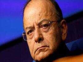 सांस लेने में तकलीफ के बाद पूर्व वित्तमंत्री अरुण जेटली AIIMS में भर्ती, डॉक्टरों की टीम कर रही है जांच arun jaitley admitted in AIIMS delhi सांस लेने में तकलीफ के बाद पूर्व वित्तमंत्री अरुण जेटली AIIMS में भर्ती, डॉक्टरों की टीम कर रही है जांच